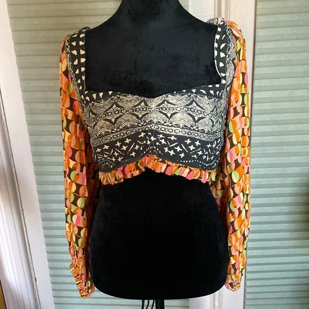 Free People Long Slevee Mixed Pattern Cropped Blouse - EUC